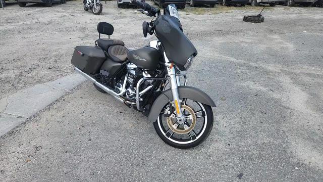 2018 Harley-Davidson Flhx Street Glide VIN: 1HD1KBC11JB629463 Lot: 64188875