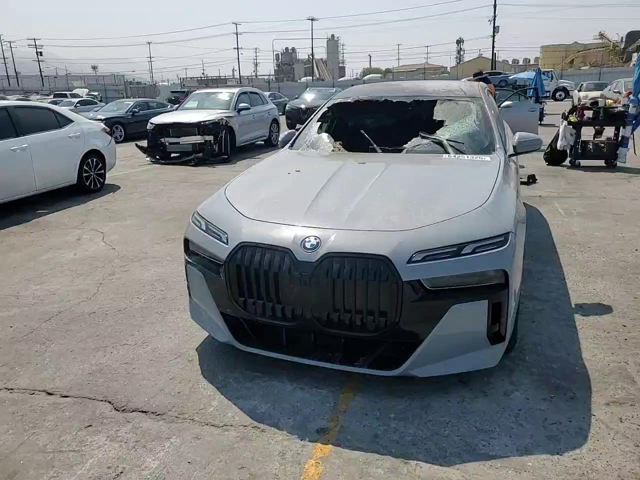 Фото: WBY53EJ04PCN64055