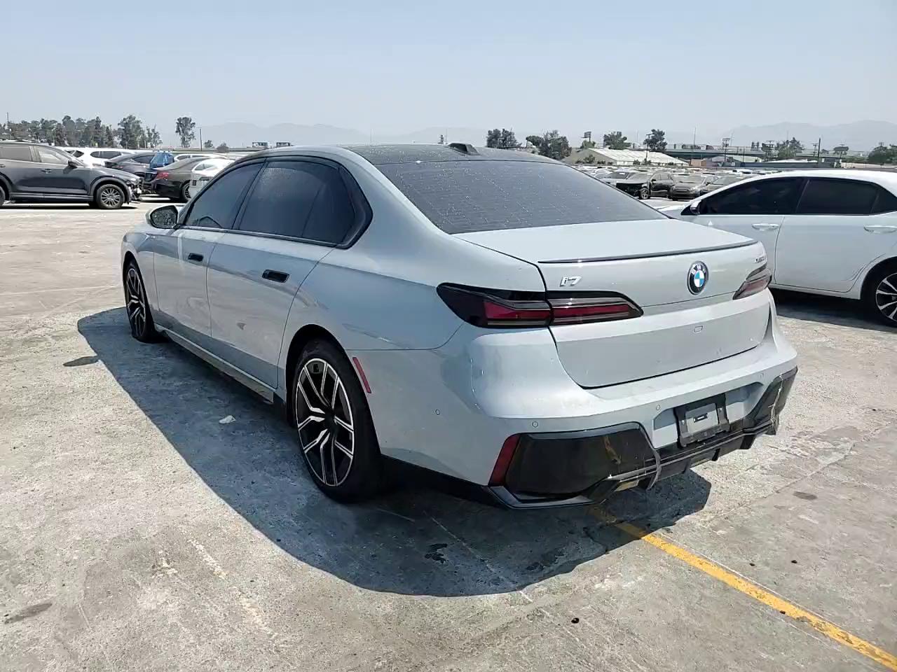 Фото: WBY53EJ04PCN64055