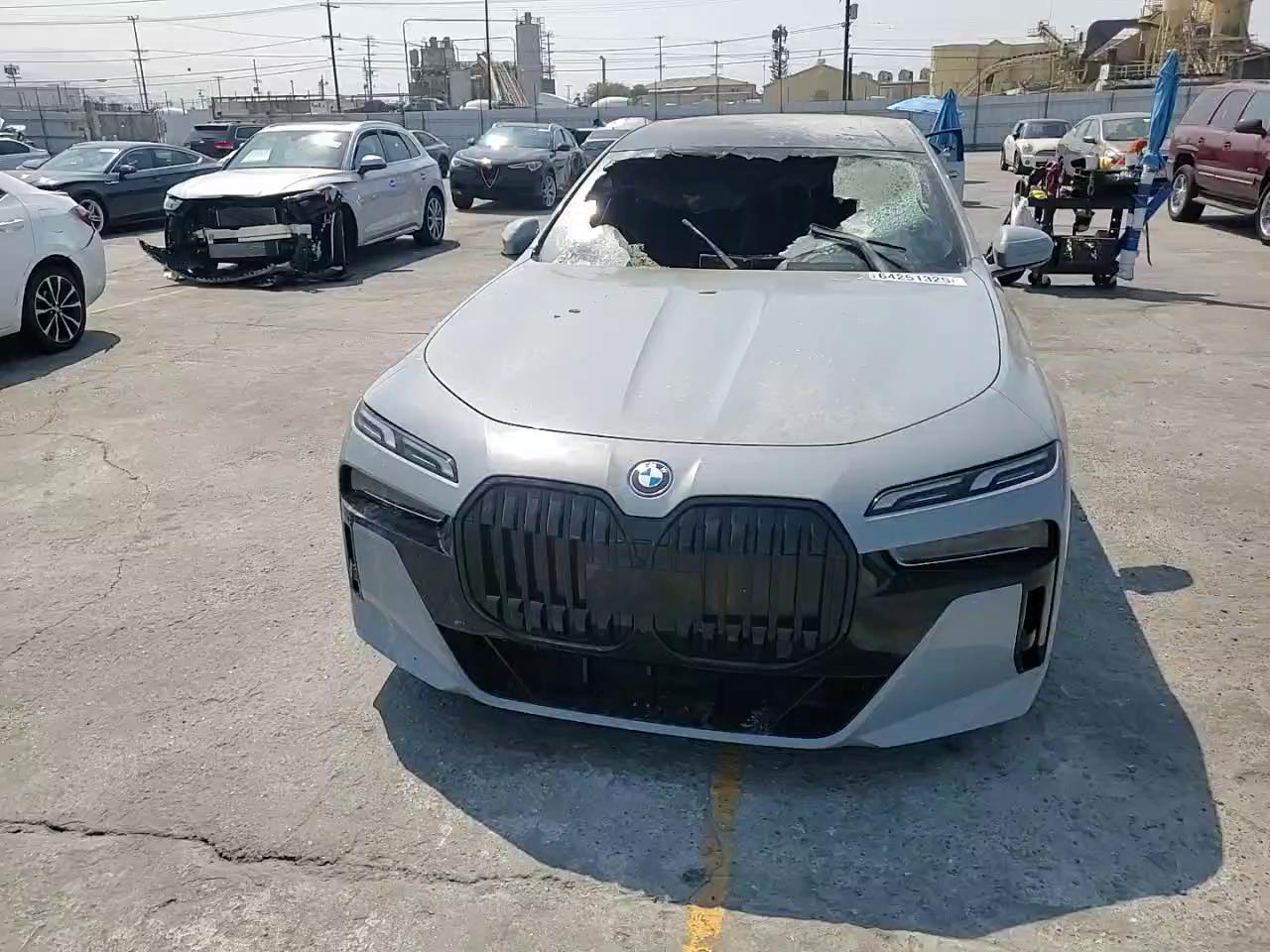 Фото: WBY53EJ04PCN64055