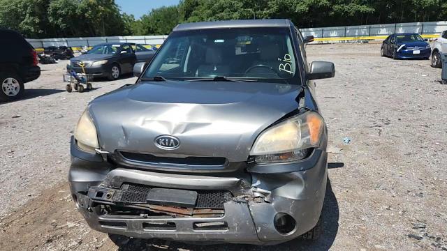 2011 Kia Soul + VIN: KNDJT2A22B7226056 Lot: 63414885