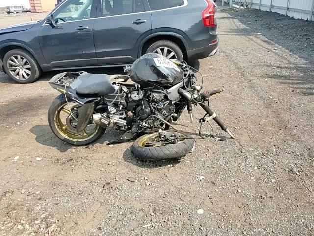 2006 Yamaha Yzfr6 L VIN: JYARJ06E36A031197 Lot: 65408365