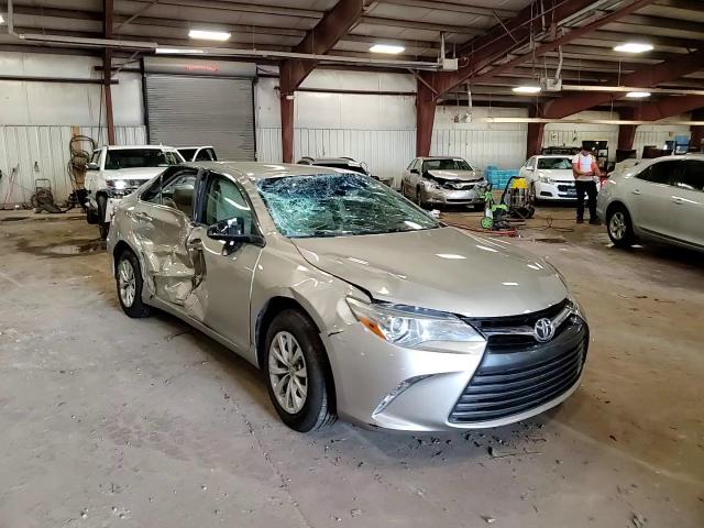 2017 Toyota Camry Le VIN: 4T1BF1FK4HU631338 Lot: 64325175