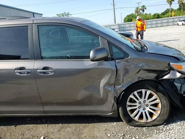2017 Toyota Sienna Xle VIN: 5TDYZ3DC8HS891811 Lot: 64563935