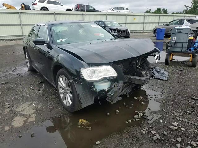 2018 Chrysler 300 Touring VIN: 2C3CCARG5JH269199 Lot: 67134555