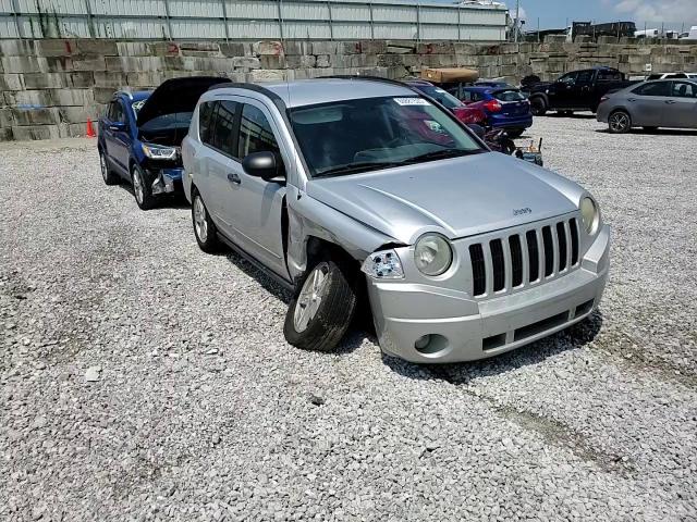 2008 Jeep Compass Sport VIN: 1J8FT47W18D735151 Lot: 66881525