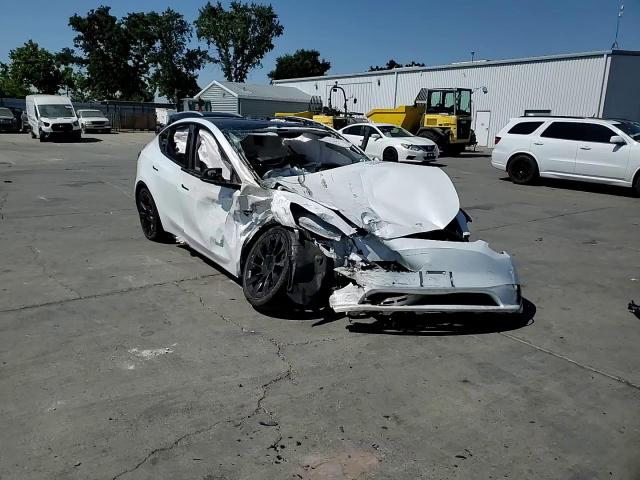 2020 Tesla Model Y VIN: 5YJYGDEE5LF055513 Lot: 63348965