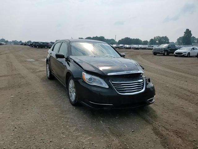 2013 Chrysler 200 Lx VIN: 1C3CCBAB8DN587822 Lot: 66747455