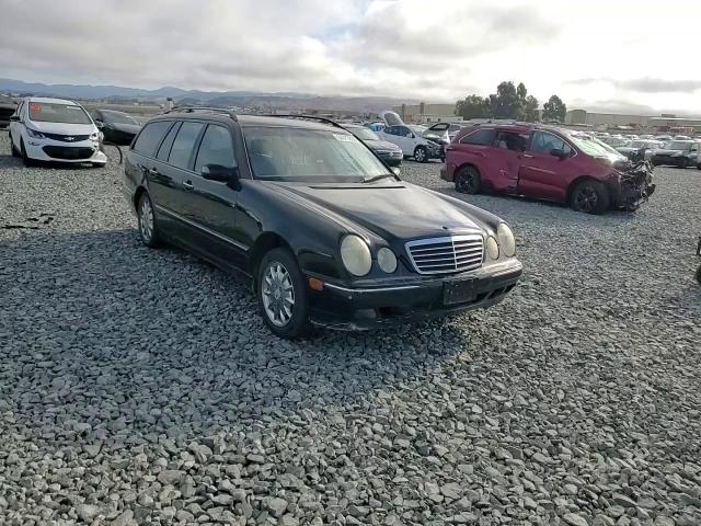 2000 Mercedes-Benz E 320 4Matic VIN: WDBJH82F3YX027661 Lot: 64070895