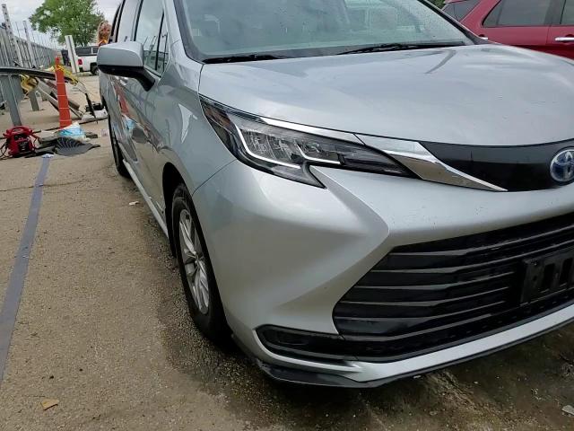 2021 Toyota Sienna Le VIN: 5TDKRKEC2MS005071 Lot: 65126355