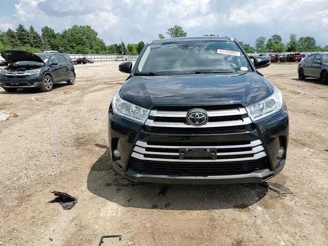 2018 Toyota Highlander Se VIN: 5TDJZRFH1JS863528 Lot: 64126405