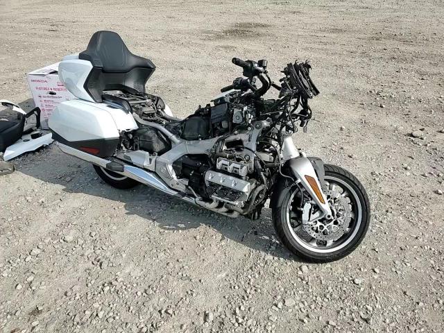 2018 Honda Gl1800 VIN: JH2SC7904JK000608 Lot: 63768725