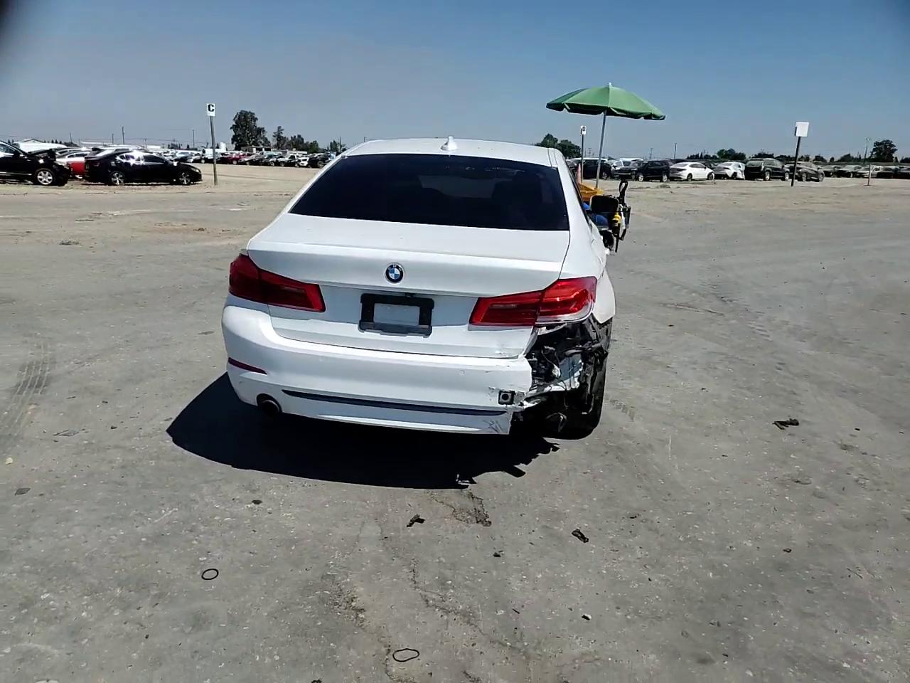 Фото: WBAJA5C53KBX87620