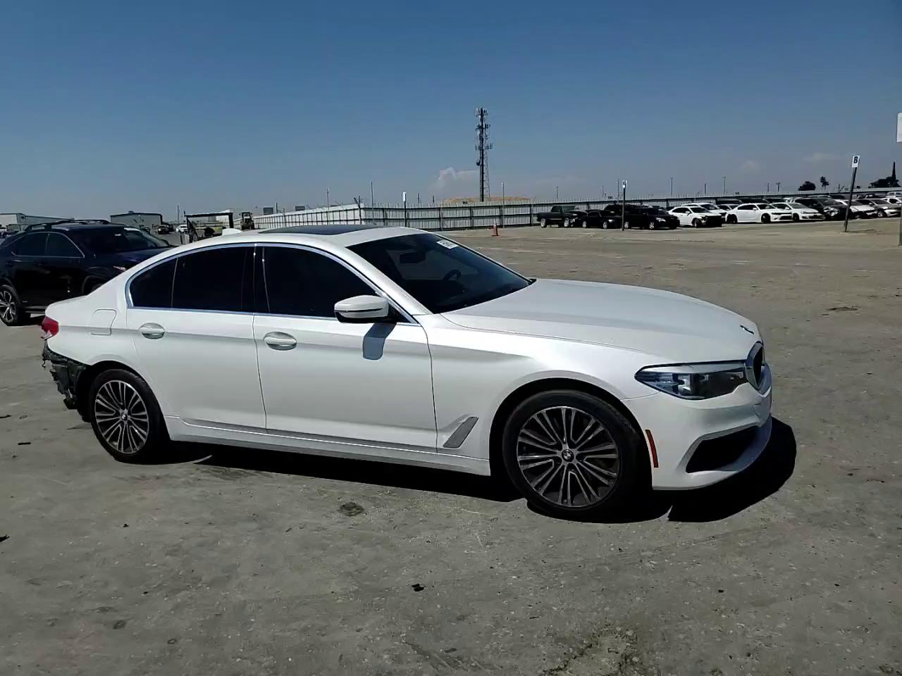 Фото: WBAJA5C53KBX87620