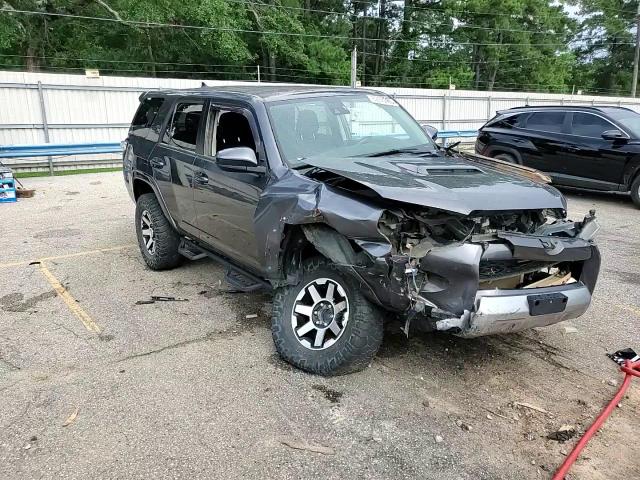 2020 Toyota 4Runner Sr5/Sr5 Premium VIN: JTEBU5JRXL5748930 Lot: 62872985