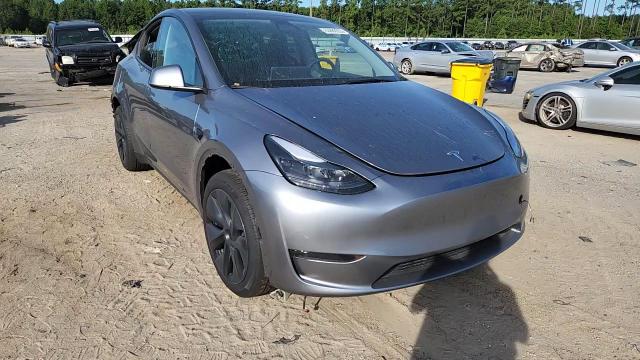 2025 Tesla Model Y VIN: 7SAYGDEE2SA363401 Lot: 63680855