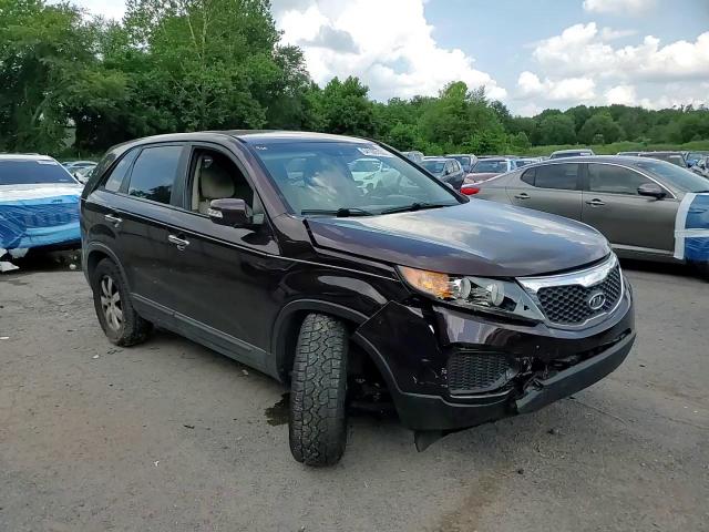 2011 Kia Sorento Base VIN: 5XYKT3A13BG126584 Lot: 64105165