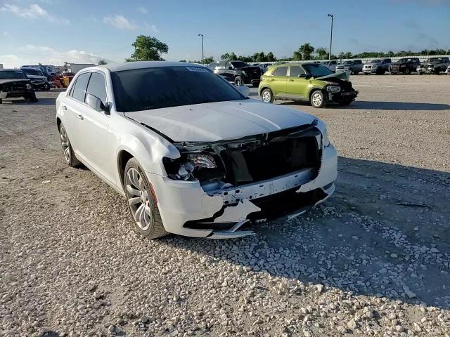 2018 Chrysler 300 Touring VIN: 2C3CCAAG8JH280032 Lot: 66166435