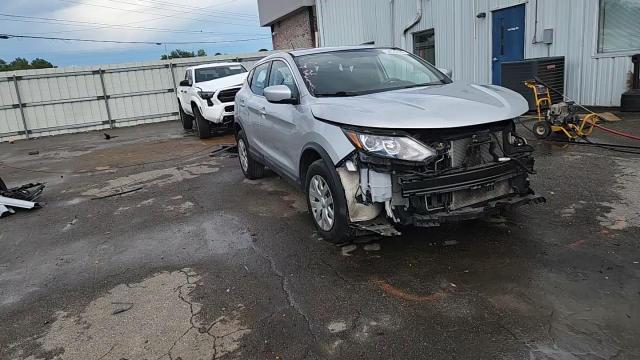 2018 Nissan Rogue Sport S VIN: JN1BJ1CP5JW151017 Lot: 64622495