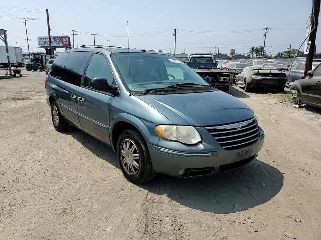2005 Chrysler Town & Country Limited VIN: 2C4GP64L65R433546 Lot: 64331105