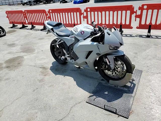 2025 Honda Cbr600 Ra VIN: JH2PC4087SK900086 Lot: 64790035
