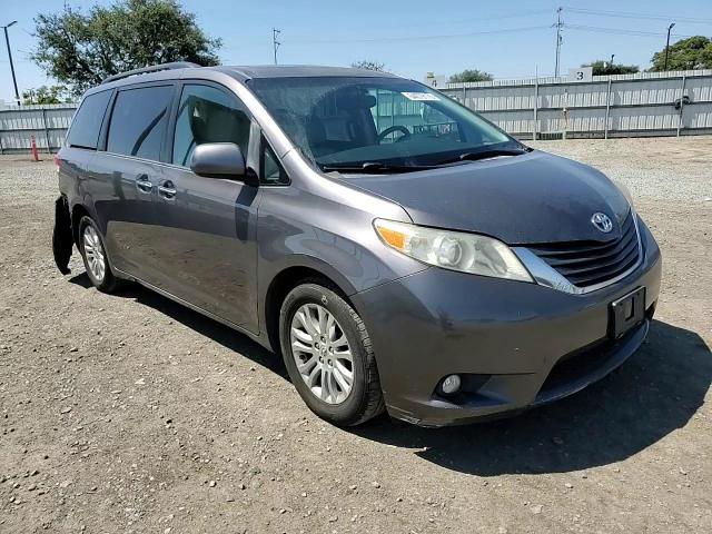 2011 Toyota Sienna Xle VIN: 5TDYK3DC4BS001414 Lot: 64079175