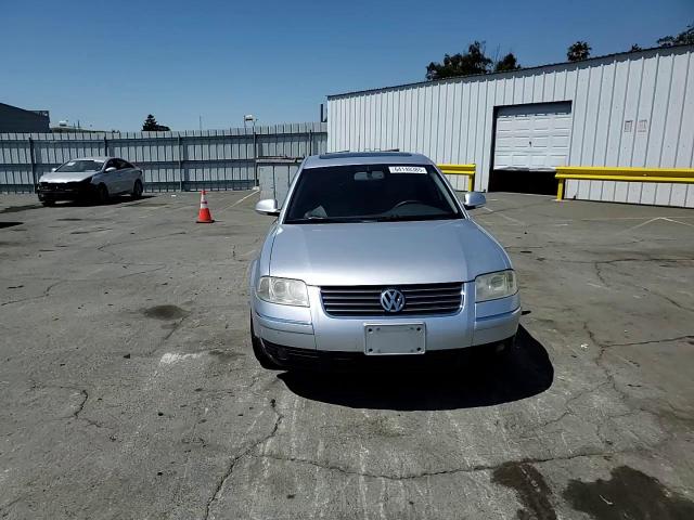 2004 Volkswagen Passat Glx 4Motion VIN: WVWTH63B84P201454 Lot: 64140385