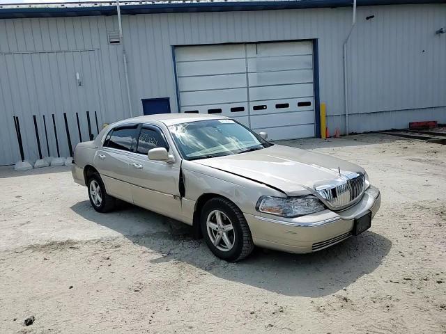 2008 Lincoln Town Car Signature Limited VIN: 2LNHM82W48X649915 Lot: 66138215