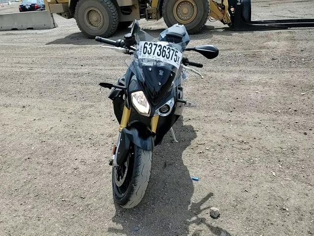 2016 BMW S 1000 R VIN: WB10D120XGZ696375 Lot: 63736375