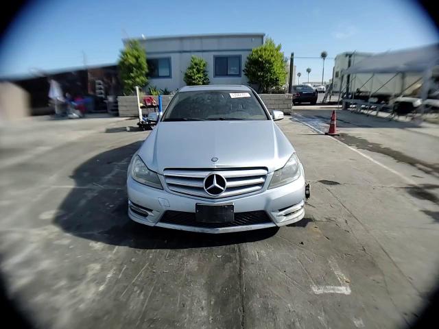 2013 Mercedes-Benz C 250 VIN: WDDGF4HB8DG083822 Lot: 63947705