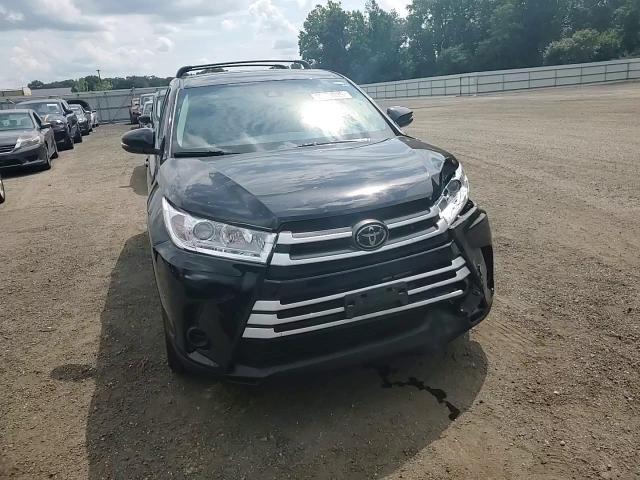 2018 Toyota Highlander Le VIN: 5TDBZRFHXJS908003 Lot: 65567825