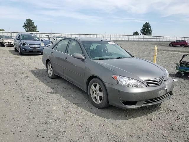 2005 Toyota Camry Le VIN: 4T1BE30K95U556476 Lot: 65614815