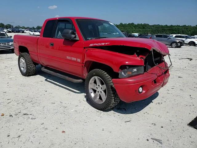 1999 Dodge Ram 1500 VIN: 1B7HC13Y2XJ519735 Lot: 63241695