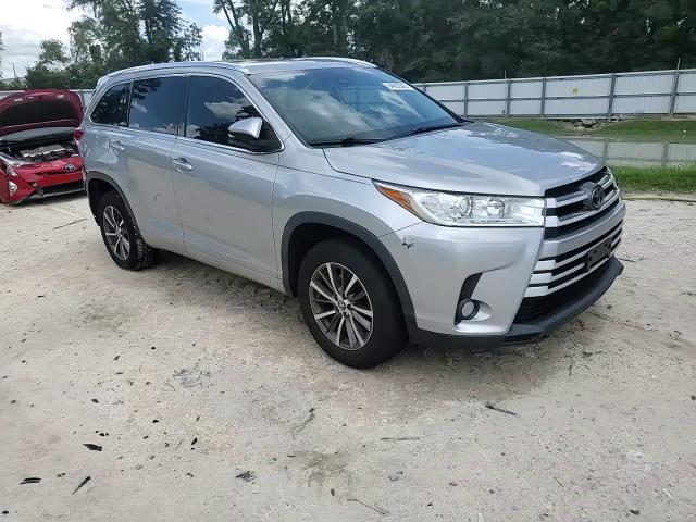 2018 Toyota Highlander Se VIN: 5TDKZRFH2JS264593 Lot: 64802545