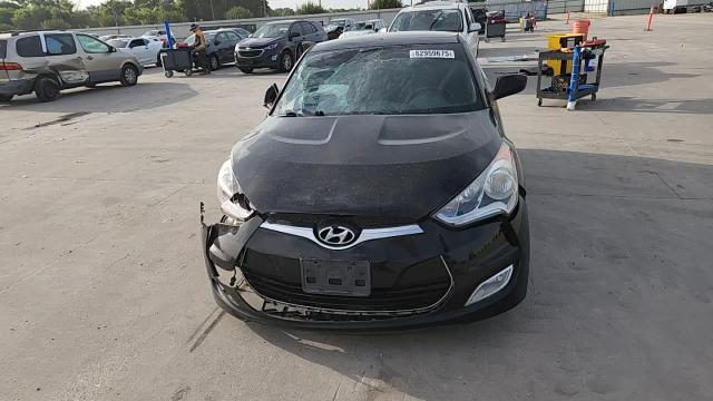 2017 Hyundai Veloster VIN: KMHTC6ADXHU323979 Lot: 62959675