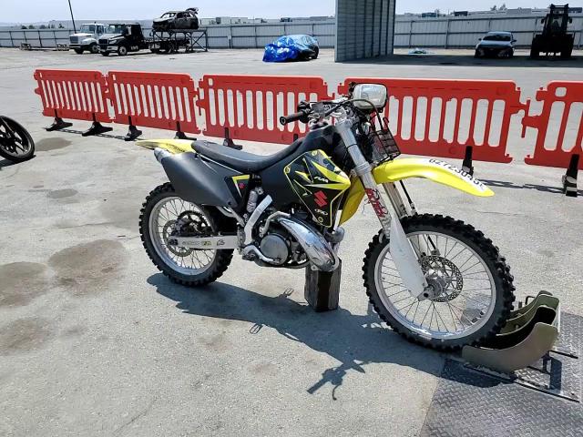 2003 Suzuki Rm250 VIN: JS1RJ18C832100388 Lot: 62723045