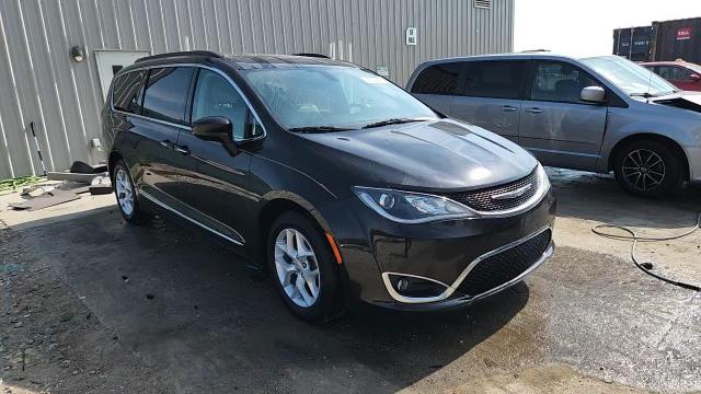 2017 Chrysler Pacifica Touring L VIN: 2C4RC1BG6HR525418 Lot: 63754425