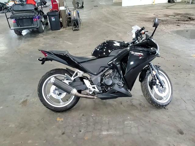 2012 Honda Cbr250 R VIN: MLHMC4103C5205573 Lot: 64471535