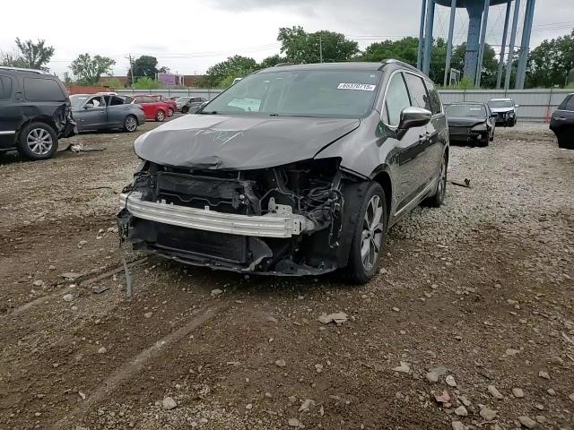 2017 Chrysler Pacifica Limited VIN: 2C4RC1GG0HR713120 Lot: 65370715