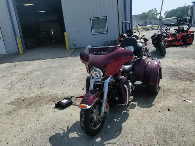 2017 Harley-Davidson Flhtcutg Tri Glide Ultra VIN: 1HD1MAD13HB851550 Lot: 65581255