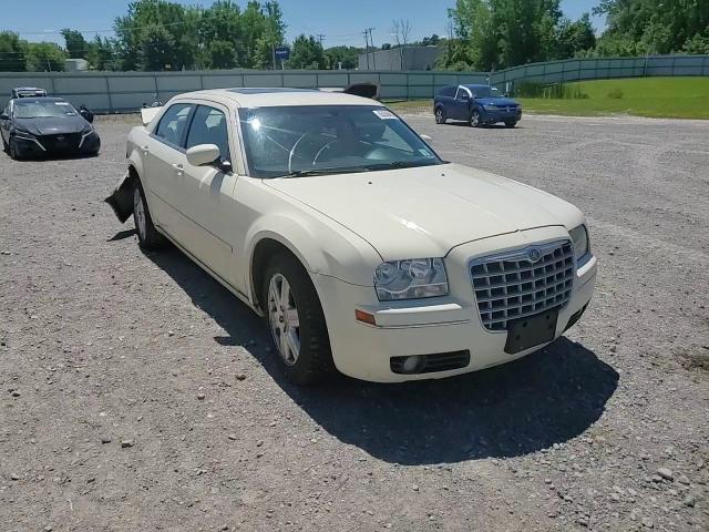 2005 Chrysler 300 Touring VIN: 2C3AK53G95H696756 Lot: 65336895