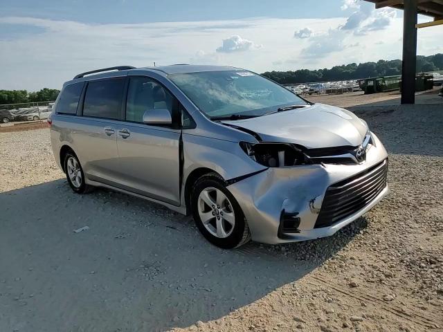 2018 Toyota Sienna Le VIN: 5TDKZ3DC0JS914977 Lot: 63220715