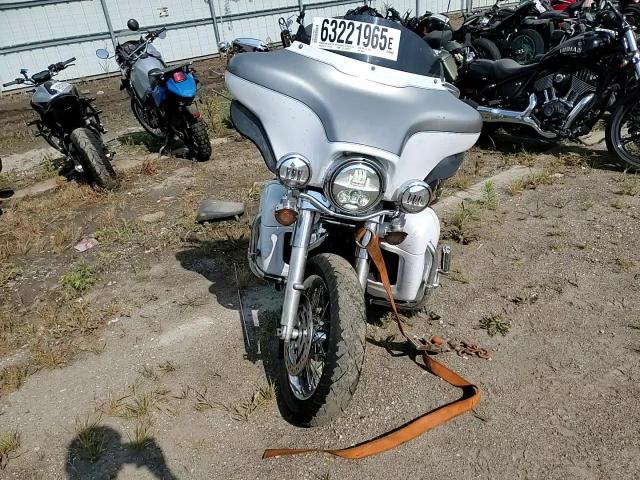 2009 Harley-Davidson Flhtcu VIN: 1HD1FC4129Y658813 Lot: 63221965