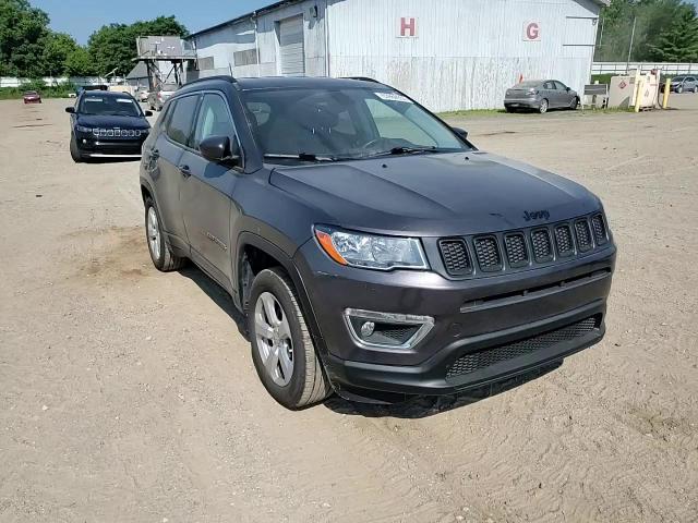2018 Jeep Compass Latitude VIN: 3C4NJDBBXJT253257 Lot: 65964955