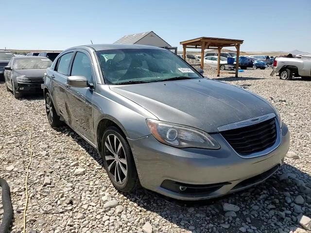 2013 Chrysler 200 Touring VIN: 1C3CCBBB6DN652925 Lot: 64315495