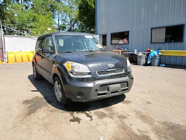 2010 Kia Soul + VIN: KNDJT2A29A7128804 Lot: 65990895