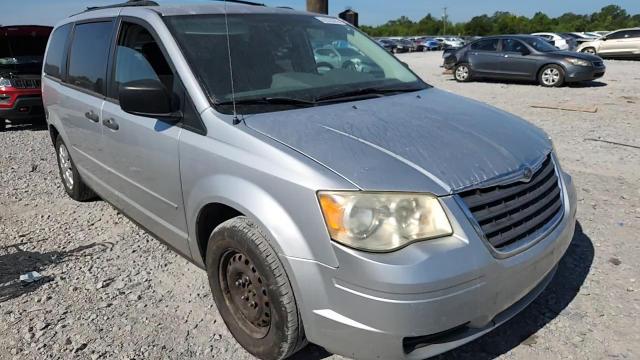 2008 Chrysler Town & Country Lx VIN: 2A8HR44H88R792375 Lot: 64259565