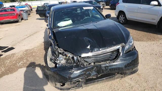 2013 Chrysler 200 Touring VIN: 1C3CCBBB2DN592397 Lot: 64137715