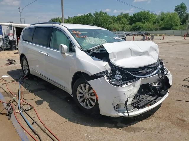 2019 Chrysler Pacifica Touring L VIN: 2C4RC1BG4KR592896 Lot: 65244575