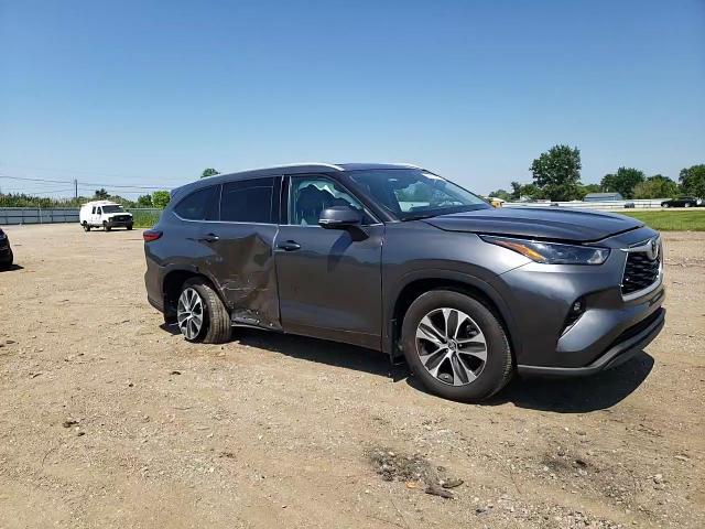 2022 Toyota Highlander Xle VIN: 5TDGZRBH9NS590389 Lot: 63201035